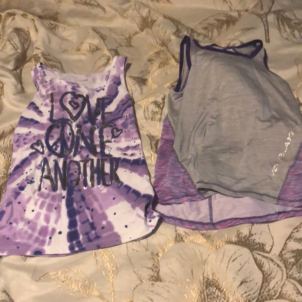 Set of tank tops